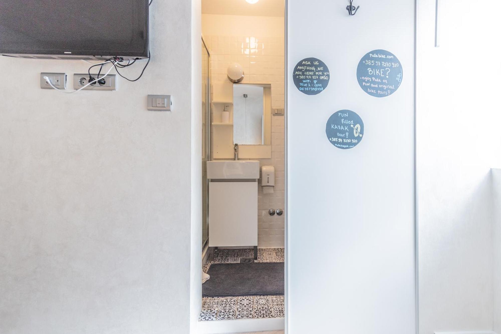 L&B Old Town Studio Apartments Pula Habitación foto